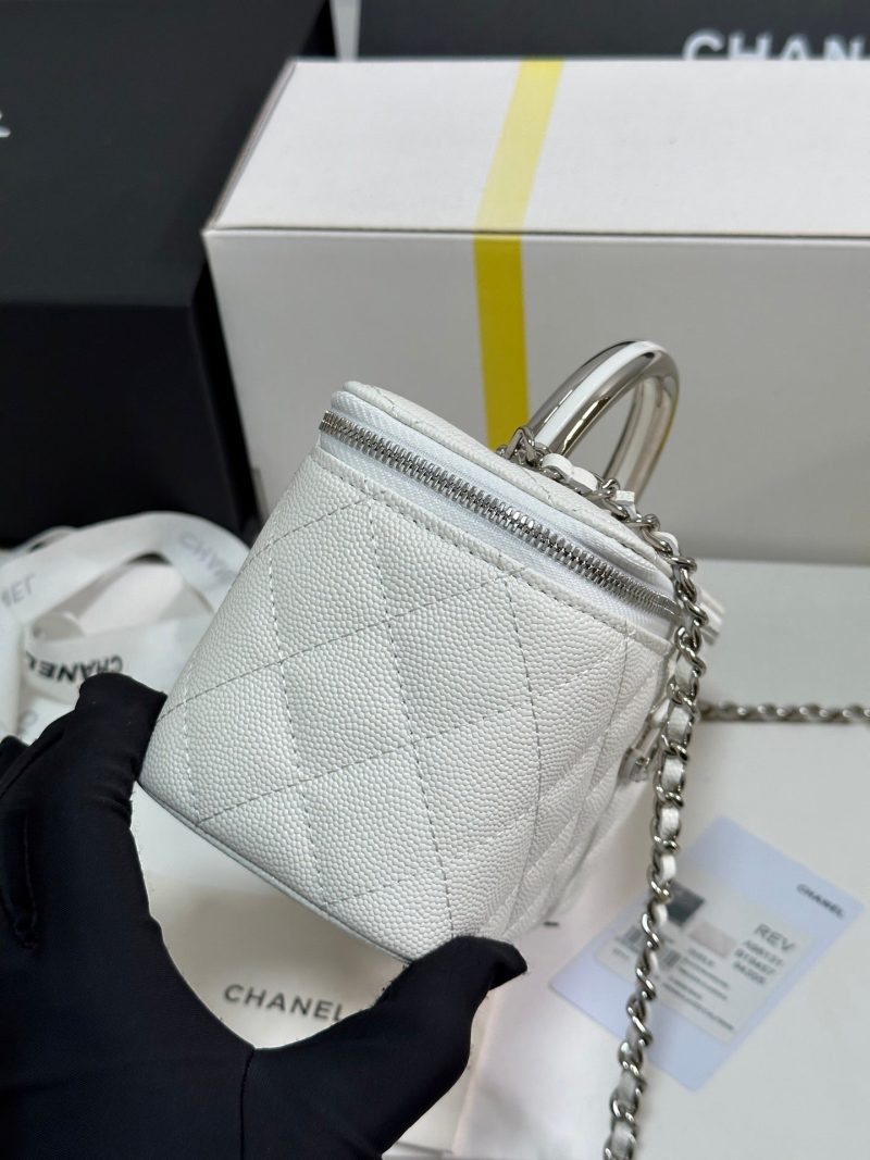 img_b885826e_20250328_i1743136375459_9647_0_5_jpg CC 25P Vanity Case 17cm White Leather Silver Hardware 243460
