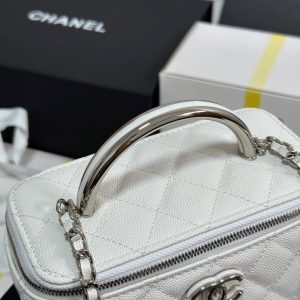 img_b885826e_20250328_i1743136376423_4236_0_1_jpg CC 25P Vanity Case 17cm White Leather Silver Hardware 243460