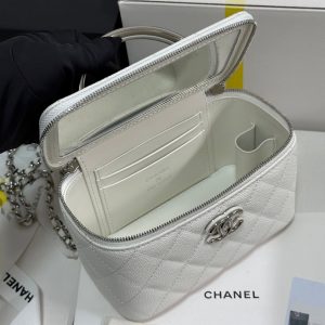 img_b885826e_20250328_i1743136376514_4642_0_6_jpg CC 25P Vanity Case 17cm White Leather Silver Hardware 243460