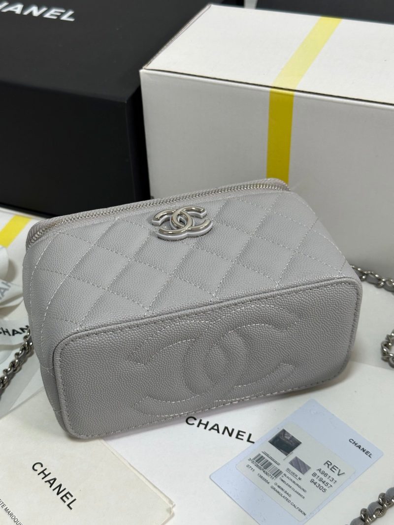 img_b885826e_20250328_i1743136771201_7777_0_7.jpg_1 CC 25P Vanity Case 17cm Light Gray Leather Silver Hardware 243466