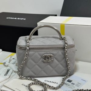 img_b885826e_20250328_i1743136771258_183_0_1.jpg_1 CC 25P Vanity Case 17cm Light Gray Leather Silver Hardware 243466