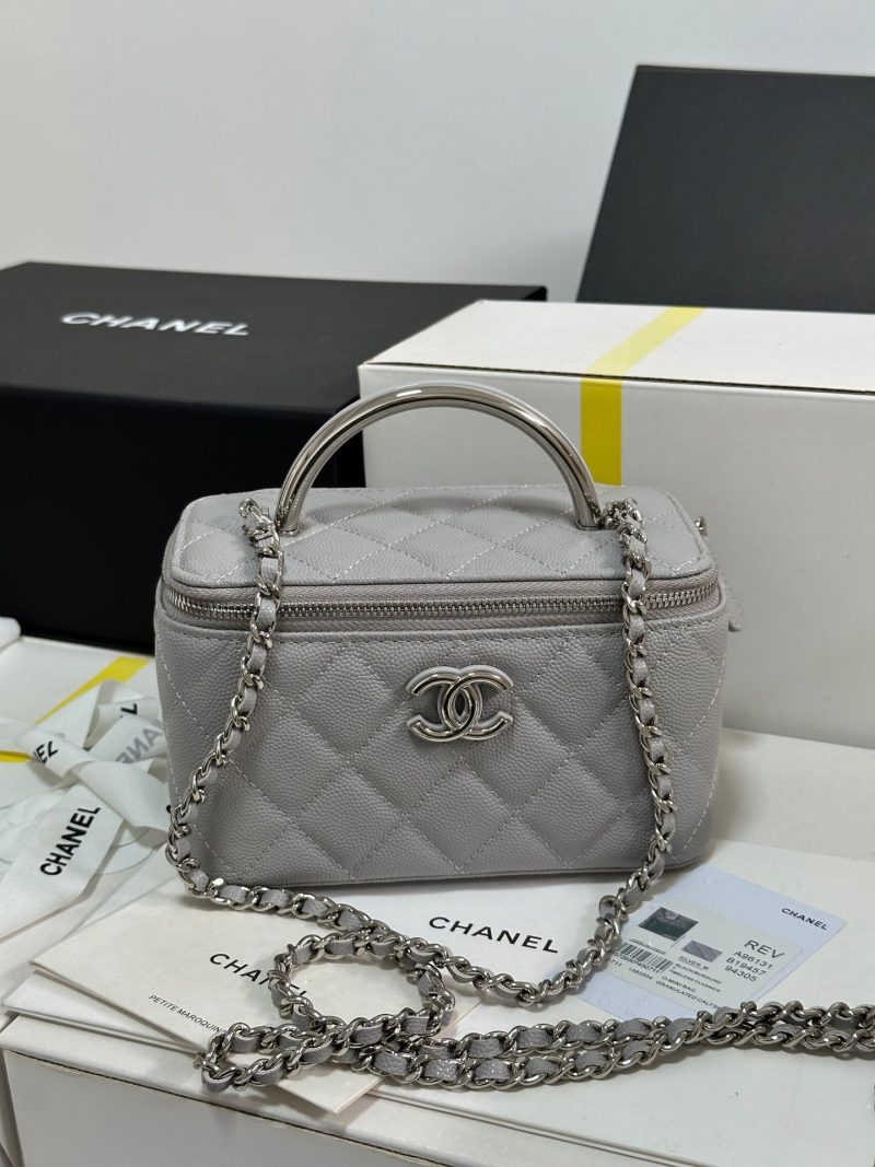 img_b885826e_20250328_i1743136771258_183_0_1.jpg_1 CC 25P Vanity Case 17cm Light Gray Leather Silver Hardware 243466