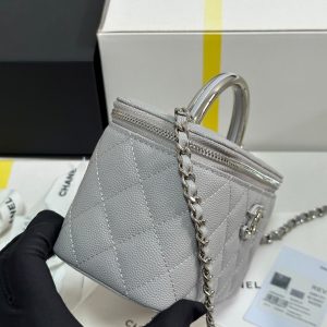 img_b885826e_20250328_i1743136771291_5723_0_5.jpg_1 CC 25P Vanity Case 17cm Light Gray Leather Silver Hardware 243466