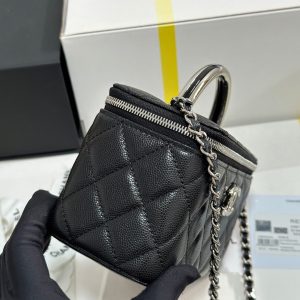 img_b885826e_20250328_i1743136927833_2367_0_5_jpg CC 25P Vanity Case 17cm Black Leather Silver Hardware 243469