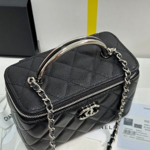 img_b885826e_20250328_i1743136927883_1281_0_2_jpg CC 25P Vanity Case 17cm Black Leather Silver Hardware 243469