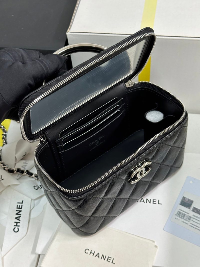 img_b885826e_20250328_i1743136928770_8535_0_7_jpg CC 25P Vanity Case 17cm Black Leather Silver Hardware 243469