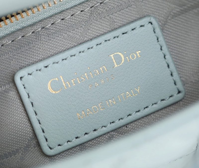 img_b8f835f8_20230918_i1695005431_1823_8_jpg LADY 17 IN LIGHT BLUE LAMBSKIN WITH CANNAGE PATTERN