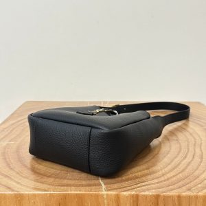 le 5a7 baby 15cm black grained leather