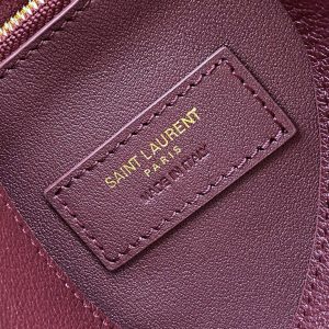 LE 5 À 7 LARGE SUPPLE 31 IN WINE RED GRAINED CALFSKIN