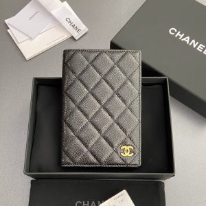 img_c4e87dad_20240423_i1713872609_7665_5_jpg_7aefd9a2-1218-4a09-9738-4680ac26eb32 cc passport 10cm black cavair gold hardware