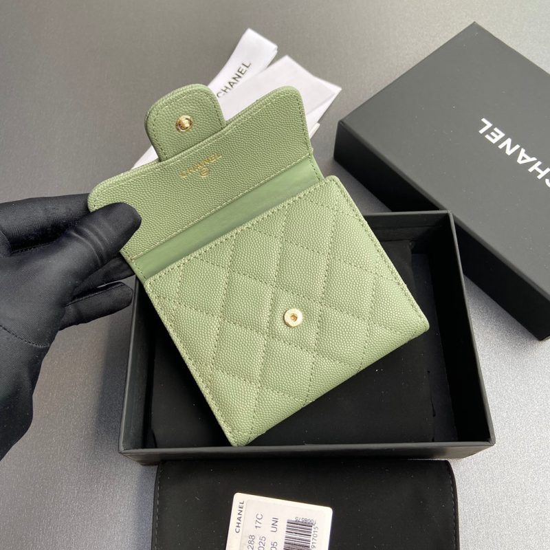 CC 82288 Classic Flap Wallet Olive Green Caviar GHW 229896