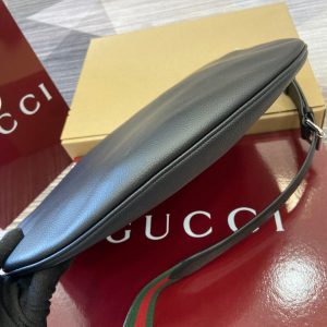 img_cdcca54a_20241003_i1727946157_3036_0_jpg BODY SHOULDER BAG 40 IN BLACK CALFSKIN SILVER HARDWARE