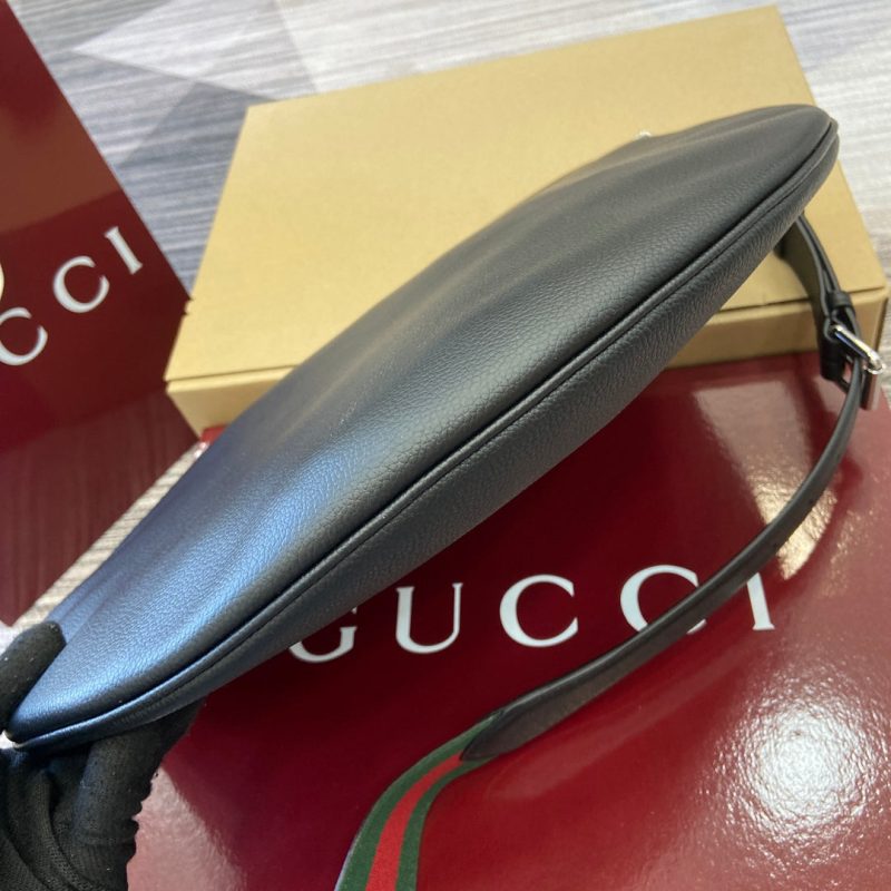 img_cdcca54a_20241003_i1727946157_3036_0_jpg BODY SHOULDER BAG 40 IN BLACK CALFSKIN SILVER HARDWARE