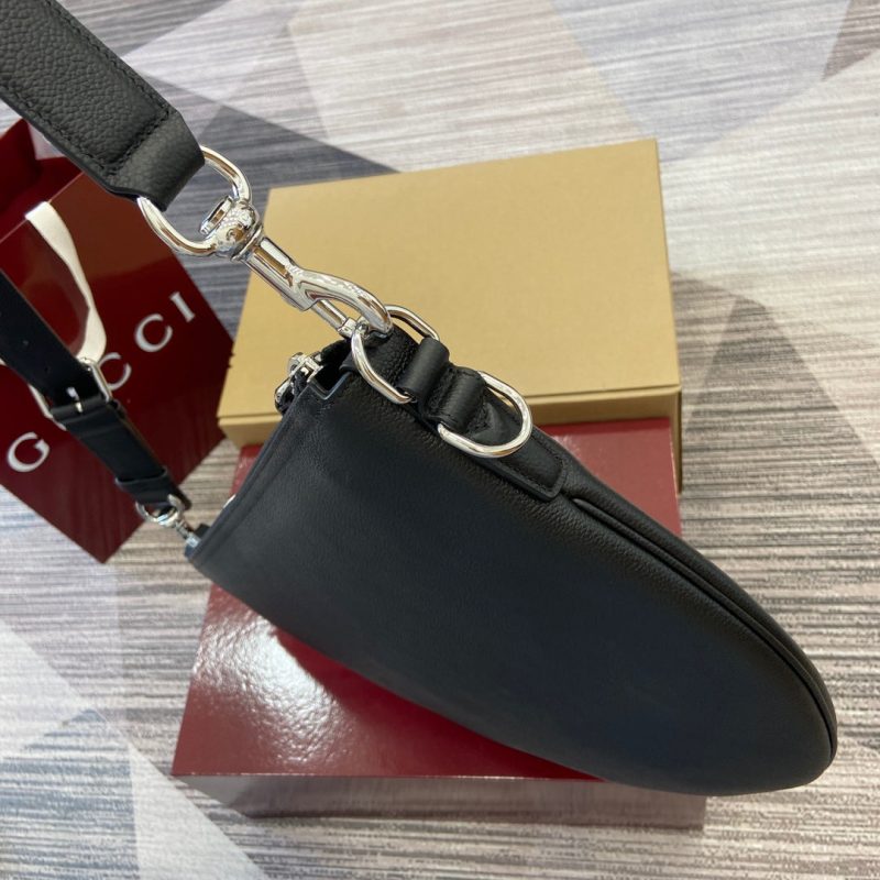 img_cdcca54a_20241003_i1727946158_2182_0_jpg BODY SHOULDER BAG 40 IN BLACK CALFSKIN SILVER HARDWARE