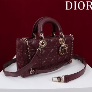 img_df88af16_20240413_a1712981561162_0175_jpg medium lady d-joy 26 burgundy lambskin