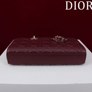 img_df88af16_20240413_a1712981561165_5706_jpg medium lady d-joy 26 burgundy lambskin
