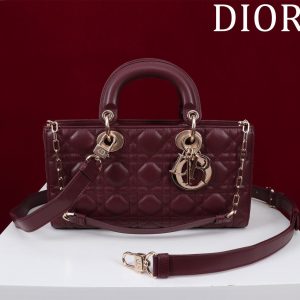 img_df88af16_20240413_a1712981561187_5206_jpg medium lady d-joy 26 burgundy lambskin