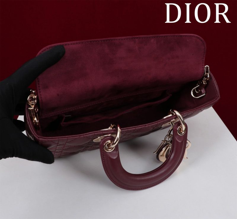 img_df88af16_20240413_a1712981561240_6787_jpg medium lady d-joy 26 burgundy lambskin