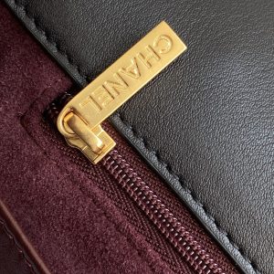 cc 25S Vintage Flap Bag 33cm Top Handle Black Calfskin