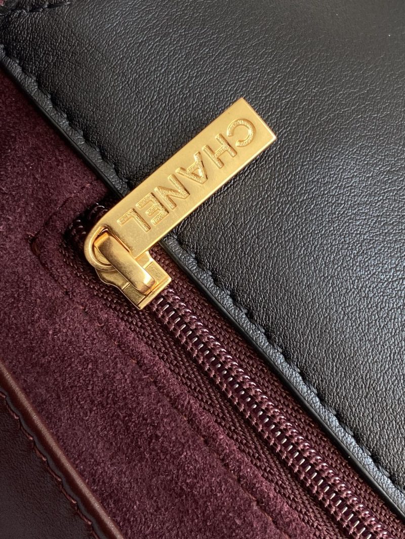 cc 25S Vintage Flap Bag 33cm Top Handle Black Calfskin