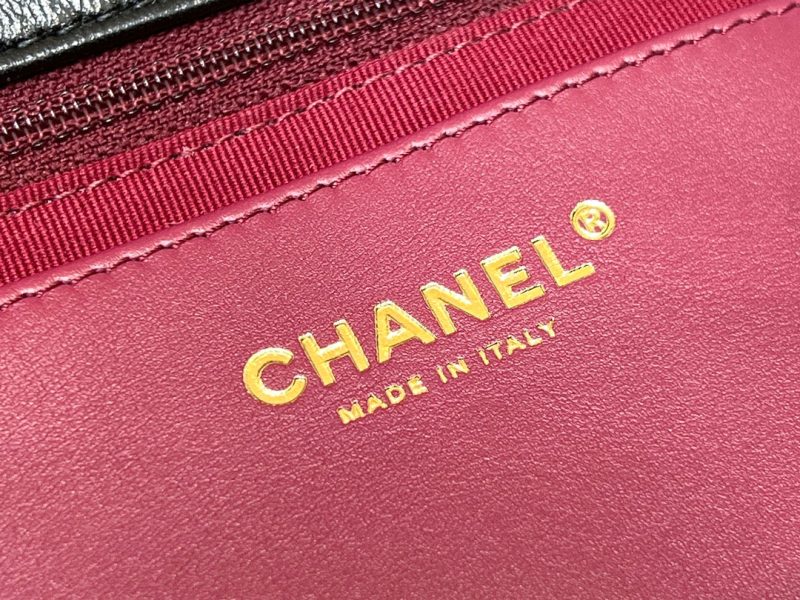 Chanel 24A MAXI Baguette Clutch Black Sheepskin 256043