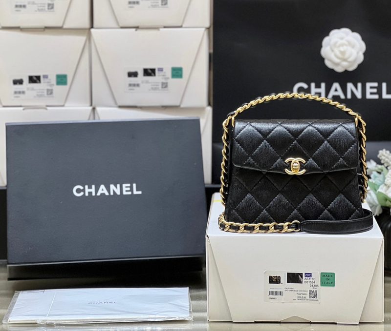 24s 31 ruecambon 15cm black caviar leather