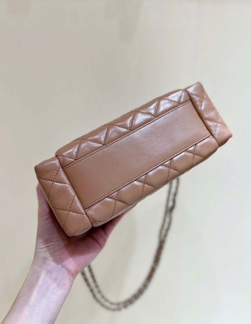 img_f3c7fd90_20241017_i1729153682_3194_3_jpg CC 24K Handle Camera Bag 23cm Brown Lambskin Light GHW