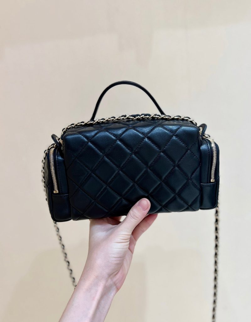 img_f3c7fd90_20241029_i1730180415_9388_3_jpg CC 24K Handle Camera Bag 23cm Black Lambskin Light GHW