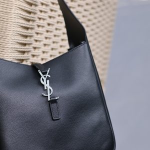 le 5a7 small 23cm black calfskin silver hardware