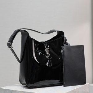 le 5a7 small 23cm black patent calfskin