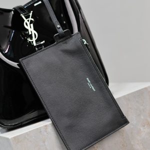 le 5a7 small 23cm black patent calfskin