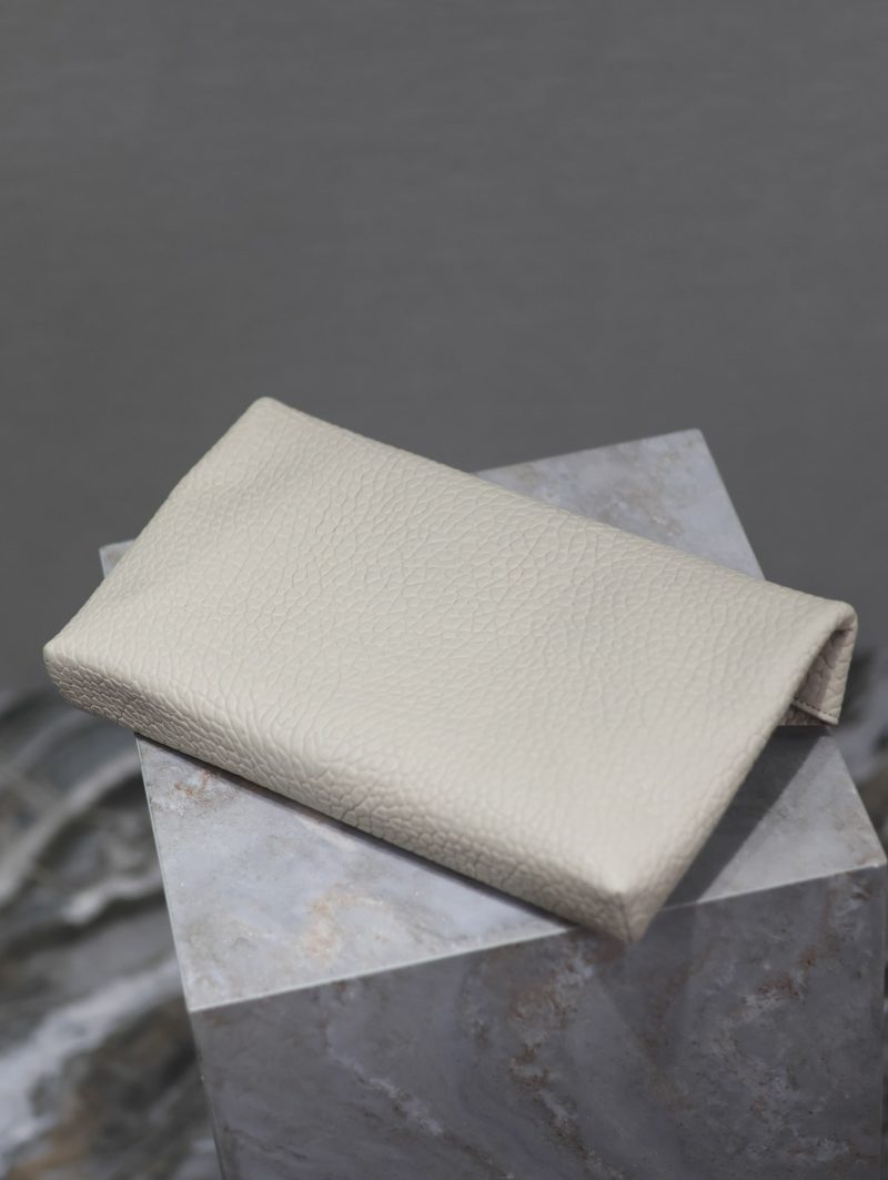 YSL WHITE LAMBSKIN CLUTCH 225388