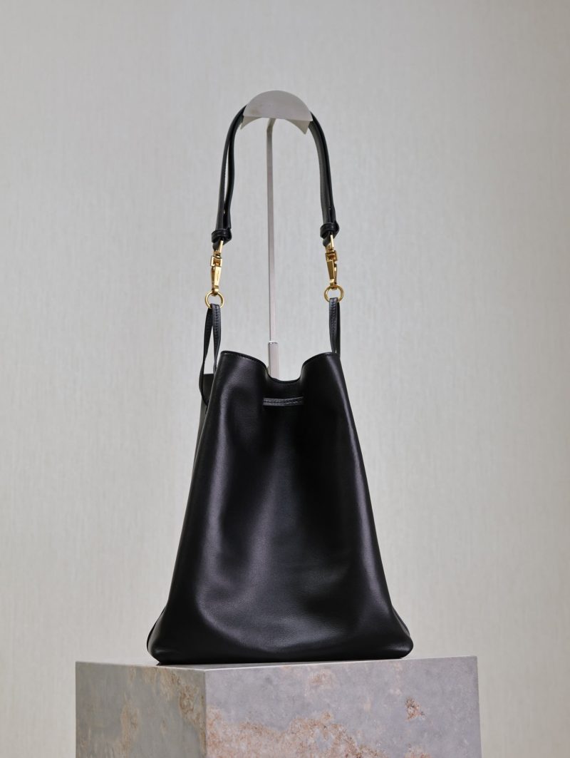 img_f8c0bdc9_20240924_i1727161615_1434_4_jpg POCHON BUCKET BAG 30 IN BLACK LAMBSKIN GOLD HARDWARE