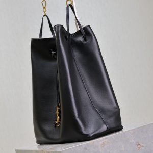 img_f8c0bdc9_20240924_i1727161615_2647_1_jpg POCHON BUCKET BAG 30 IN BLACK LAMBSKIN GOLD HARDWARE