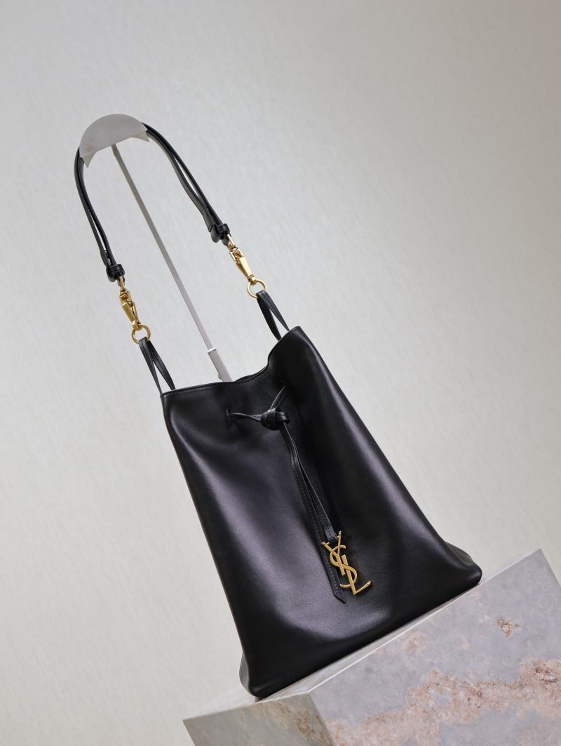 img_f8c0bdc9_20240924_i1727161616_8211_8_jpg POCHON BUCKET BAG 30 IN BLACK LAMBSKIN GOLD HARDWARE