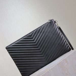 CLUTCH 36 IN BLACK QUILTED CALFSKIN SILVER BUCKLE