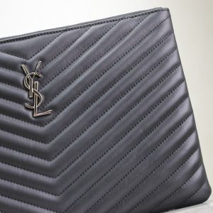 CLUTCH 30 IN BLACK QUILTED CALFSKIN SILVER BUCKLE