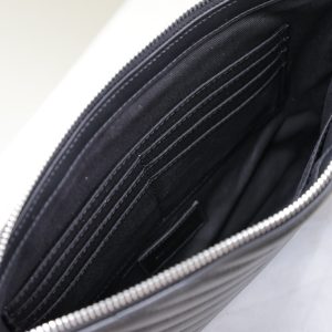 CLUTCH 30 IN BLACK QUILTED CALFSKIN SILVER BUCKLE