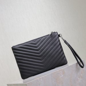 CLUTCH 24 IN BLACK QUILTED CALFSKIN SILVER BUCKLE