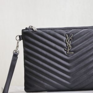 CLUTCH 24 IN BLACK QUILTED CALFSKIN SILVER BUCKLE