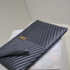 CLUTCH 36 IN BLACK QUILTED CALFSKIN GOLD BUCKLE