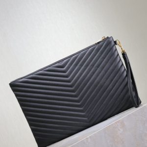 CLUTCH 36 IN BLACK QUILTED CALFSKIN GOLD BUCKLE