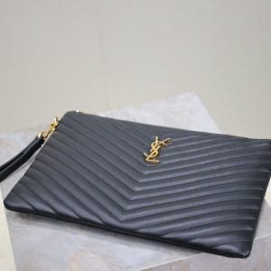 CLUTCH 30 IN BLACK QUILTED CALFSKIN GOLD BUCKLE