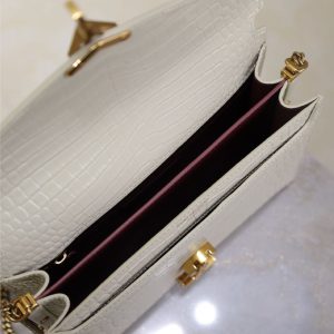CASSANDRA CHAIN BAG 22 IN WHITE CROCODILE PATTERN CALFSKIN GOLD HARDWARE