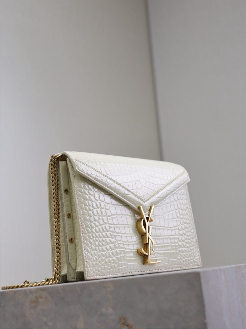 CASSANDRA CHAIN BAG 22 IN WHITE CROCODILE PATTERN CALFSKIN GOLD HARDWARE