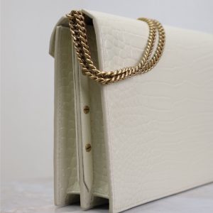 CASSANDRA CHAIN BAG 22 IN WHITE CROCODILE PATTERN CALFSKIN GOLD HARDWARE