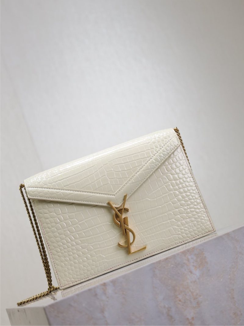 CASSANDRA CHAIN BAG 22 IN WHITE CROCODILE PATTERN CALFSKIN GOLD HARDWARE