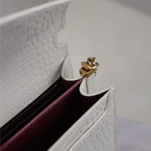 CASSANDRA CHAIN BAG 22 IN WHITE CROCODILE PATTERN CALFSKIN GOLD HARDWARE