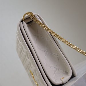 BECKY 26 IN WHITE QUILTED LAMBSKIN GOLD HARDWARE