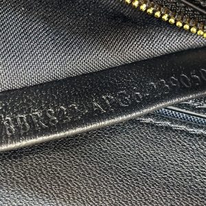 img_fe2b4e3c_20231220_i1703069249_3663_0_jpg BAGUETTE 27 IN BLACK SMOOTH CALFSKIN GOLD HARDWARE